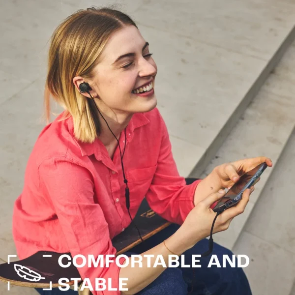 my-11134207-7rasm-m9s8e9vxslkk75.webp Quantum 50C Wired in ear gaming headset with USB C adapter Quantum Surround Built in Mic Multi Function Button